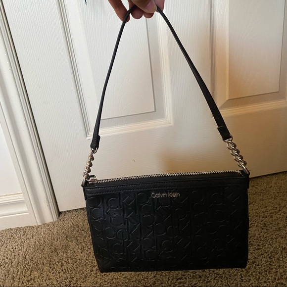 Calvin Klein Shoulder bag - Picture 5 of 7